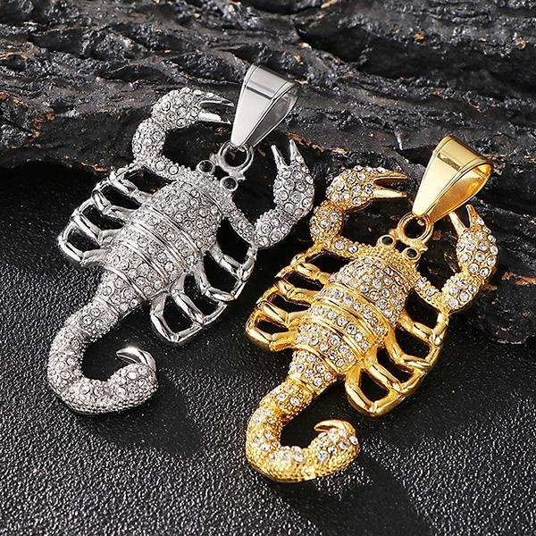 《QBOX 》FASHION 飾品【CKP116046】精緻個性嘻哈「毒蠍閃耀」鑲鑽蠍子鈦鋼墬子項鍊/掛飾-細節圖6