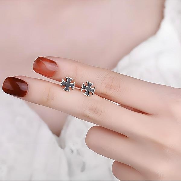 《 QBOX 》FASHION 飾品【EFR074】個性百搭十字架/四葉草純銀耳環/耳飾(一對)-細節圖6