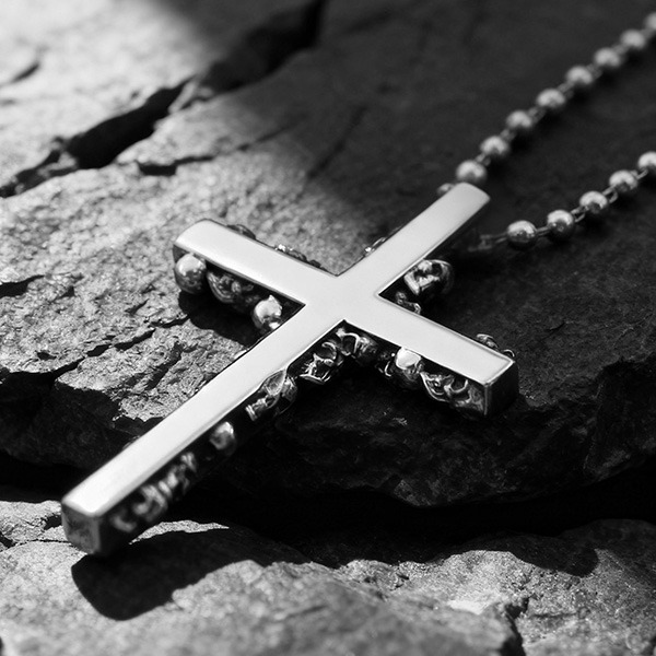 《 QBOX 》FASHION 飾品【CBP8-608】精緻個性龐克風骷髏骸骨十字架鈦鋼墬子項鍊/吊墬-細節圖5