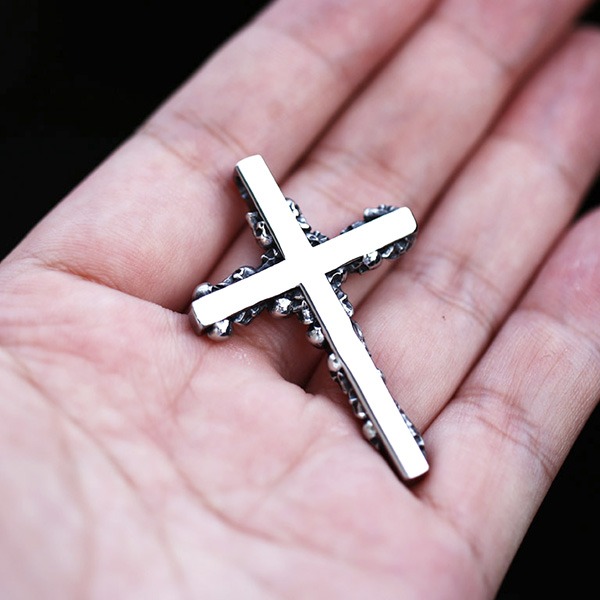 《 QBOX 》FASHION 飾品【CBP8-608】精緻個性龐克風骷髏骸骨十字架鈦鋼墬子項鍊/吊墬-細節圖7