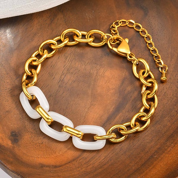 《 QBOX 》FASHION 飾品【GBR-2678】 精緻個性金色三圈白玉石拼鈦鋼手鍊/手環-細節圖3