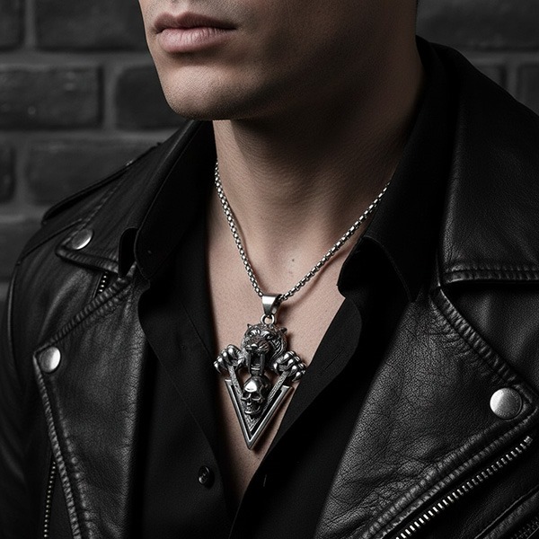 《 QBOX 》FASHION 飾品【CBP8-910】精緻個性龐克風劍齒虎骷顱頭三角鈦鋼墬子項鍊/吊墬-細節圖7