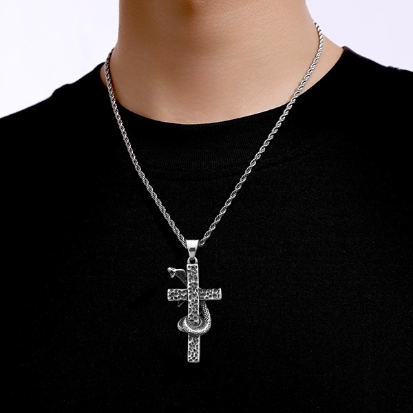 《QBOX 》FASHION 飾品【CBP8-1297】精緻個性原罪之絡蛇纏岩石十字架鈦鋼墬子項鍊/掛飾-細節圖10