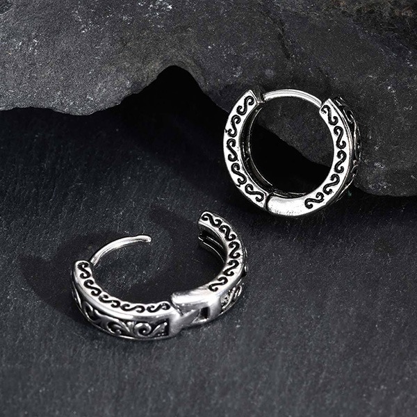 《 QBOX 》FASHION 飾品【GEH-839】精緻個性復古潮流卷草雲紋鈦鋼耳環/耳飾-細節圖5