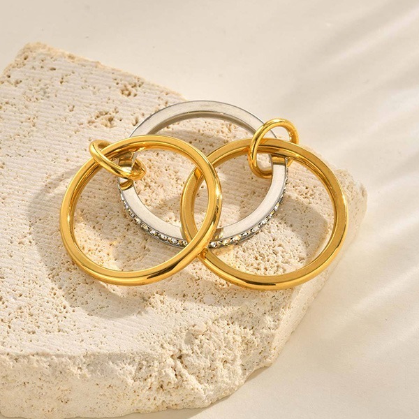 《 QBOX 》FASHION 飾品【GRC-889】精緻個性金銀纏扣多圈鑲鑽鈦鋼戒指/戒環(二款)-細節圖7