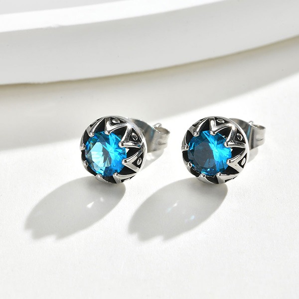 《 QBOX 》FASHION 飾品【GES-736】精緻個性復古鑲藍焰鋯石花冠鈦鋼耳環/耳飾-細節圖3