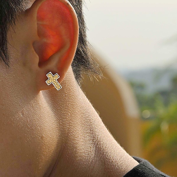 《 QBOX 》FASHION 飾品【GES-720】精緻個性雙色潮流紋理十字架鈦鋼耳環/耳飾-細節圖9