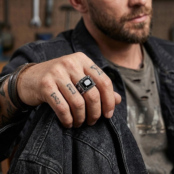 《 QBOX 》FASHION 飾品【TSR512299】精緻個性復古黑方瑪瑙鉚釘開口純銀戒指/戒環-細節圖9