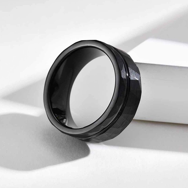 《 QBOX 》FASHION 飾品【GTCR-034】精緻個性雅痞菱形切面條紋鎢鋼戒指/戒環-細節圖9