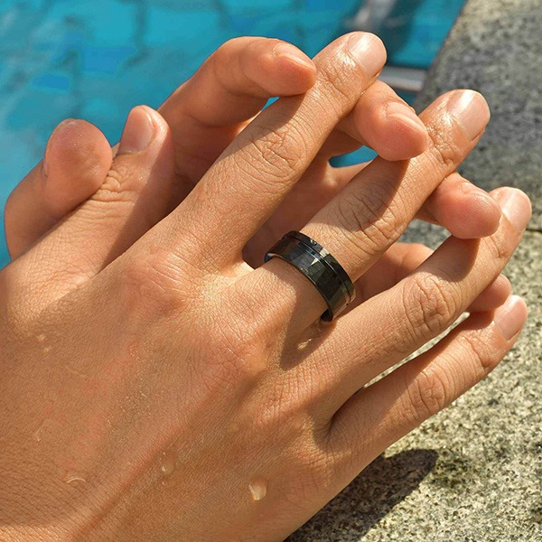 《 QBOX 》FASHION 飾品【GTCR-034】精緻個性雅痞菱形切面條紋鎢鋼戒指/戒環-細節圖10