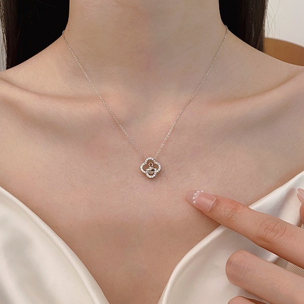 《 QBOX 》FASHION 飾品【CYFL639】精緻氣質簡約四葉草鑲鑽招財元寶純銀墬子項鍊/鎖骨鍊-細節圖9