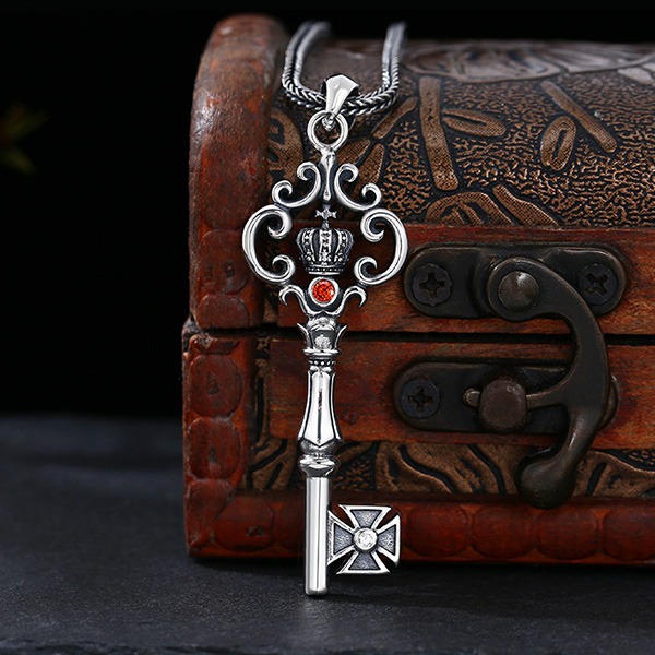 《 QBOX 》FASHION 飾品【C2527S106】精緻個性權冕之鑰皇冠鑲鑽鑰匙純銀墬子項鍊/吊墬-細節圖3