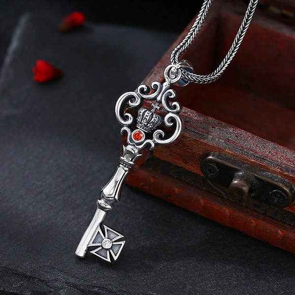 《 QBOX 》FASHION 飾品【C2527S106】精緻個性權冕之鑰皇冠鑲鑽鑰匙純銀墬子項鍊/吊墬-細節圖5