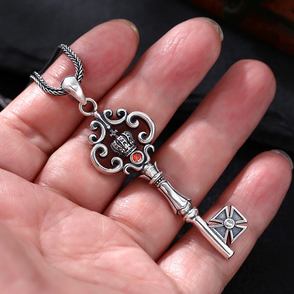 《 QBOX 》FASHION 飾品【C2527S106】精緻個性權冕之鑰皇冠鑲鑽鑰匙純銀墬子項鍊/吊墬-細節圖8