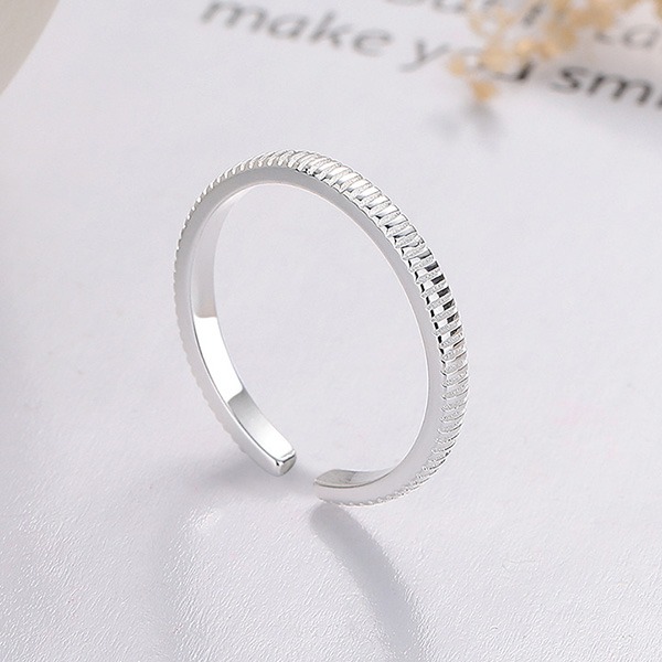 《 QBOX 》FASHION 飾品【SYQJ1412】精緻秀氣素銀條紋開口純銀戒指/戒環-細節圖4