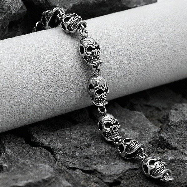 《 QBOX 》FASHION 飾品【B10021595】精緻個性龐克風立體骷髏頭圈扣鈦鋼手鍊/手環-細節圖5