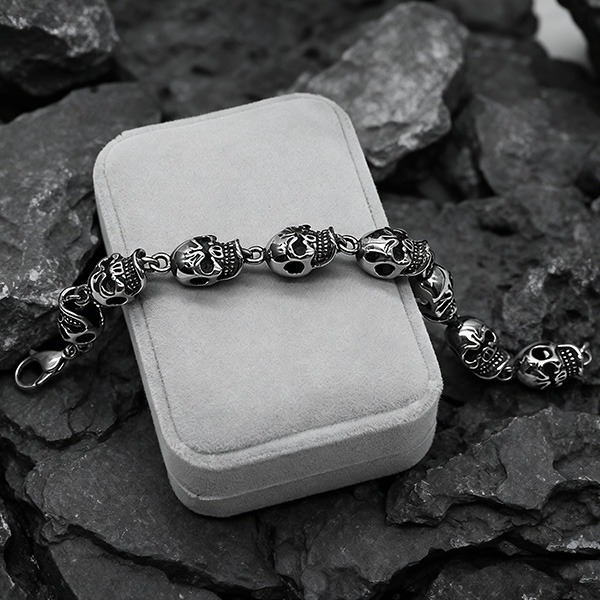 《 QBOX 》FASHION 飾品【B10021595】精緻個性龐克風立體骷髏頭圈扣鈦鋼手鍊/手環-細節圖6