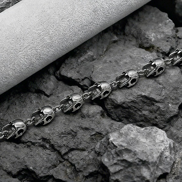 《 QBOX 》FASHION 飾品【B10021595】精緻個性龐克風立體骷髏頭圈扣鈦鋼手鍊/手環-細節圖7