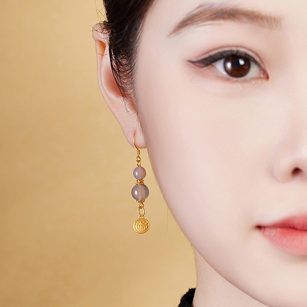 《QBOX 》FASHION 飾品【SVE26013】 精緻秀氣中式福字灰瑪瑙招財鍍金純銀耳環/耳墬-細節圖7