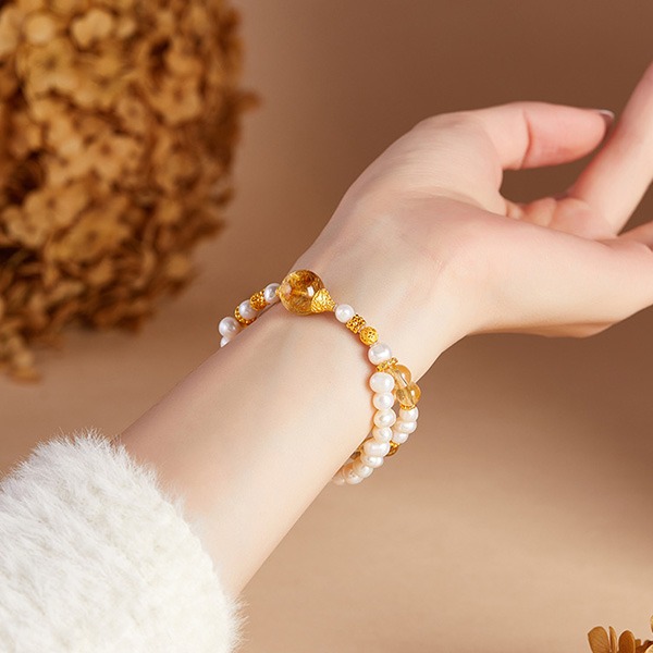 《QBOX 》FASHION 飾品【SVB251150】 精緻秀氣天然淡水珍珠黃塔晶轉運雙層運純銀手串珠/手環-細節圖8