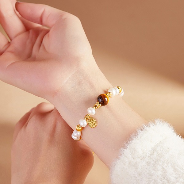 《QBOX 》FASHION 飾品【SVB251168】 精緻秀氣淡水珍珠虎眼石轉運純銀手鏈/手環-細節圖8