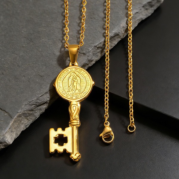 《 QBOX 》FASHION 飾品【GPN-2296】精緻個性復古金色聖母鑰匙鈦鋼墬子項鍊/吊墬-細節圖4