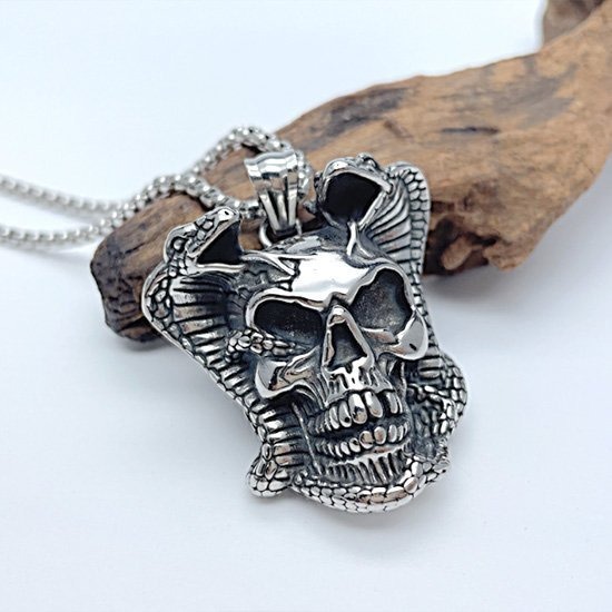 《 QBOX 》FASHION 飾品 【C23N2234】精緻個性龐克風蟒蛇骷顱頭鑄造鈦鋼墬子項鍊/掛飾-細節圖5