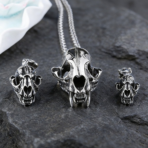 《 QBOX 》FASHION 飾品【CBP8-096】精緻個性復古戰魂劍齒虎頭骨鈦鋼墬子項鍊/吊墬-細節圖5