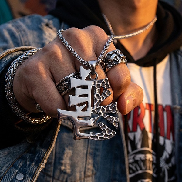 《 QBOX 》FASHION 飾品【CLHP152】精緻個性復古善惡共生文字雙面質感鈦鋼墬子項鍊/吊墬-細節圖7