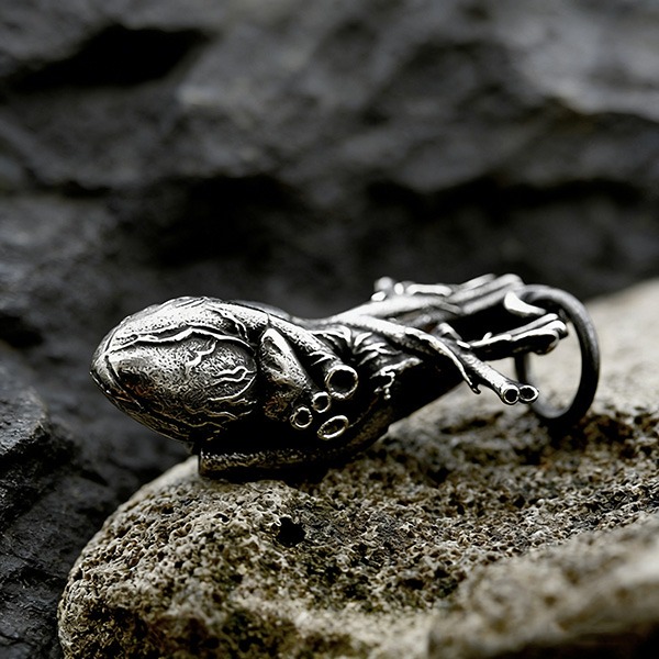 《 QBOX 》FASHION 飾品【CBP8-894】精緻個性硬核仿舊立體心臟鈦鋼墬子項鍊/吊墬-細節圖5