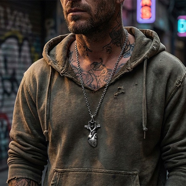 《 QBOX 》FASHION 飾品【CBP8-894】精緻個性硬核仿舊立體心臟鈦鋼墬子項鍊/吊墬-細節圖7