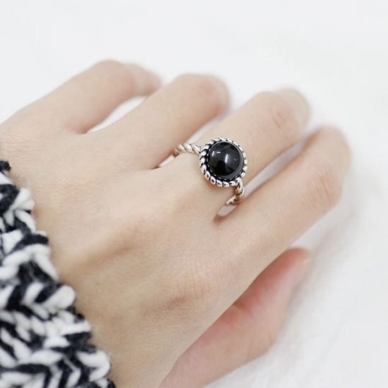 《 QBOX 》FASHION 飾品【SAR1813】精緻復古簡約天然黑瑪腦S925純銀開口戒指/戒環-細節圖4