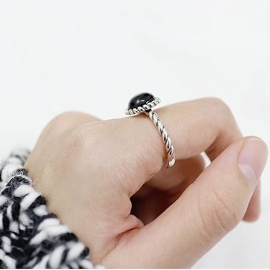 《 QBOX 》FASHION 飾品【SAR1813】精緻復古簡約天然黑瑪腦S925純銀開口戒指/戒環-細節圖9