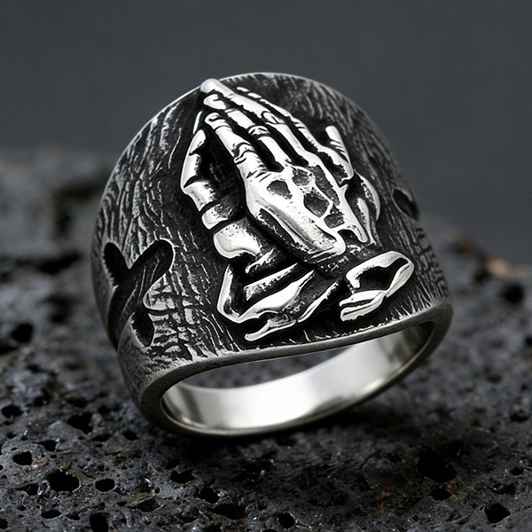 《 QBOX 》FASHION 飾品【RBR8-818】精緻個性復古仿舊浮雕祈禱之手鈦鋼戒指/戒環-細節圖4