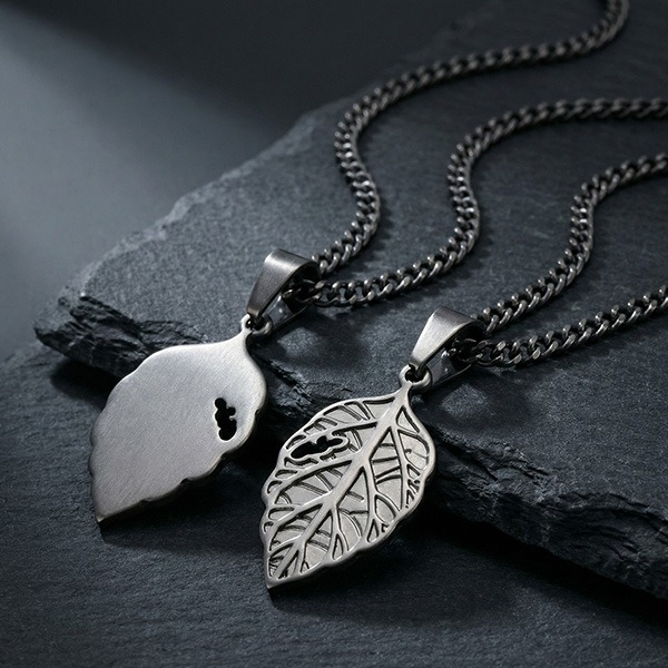 《 QBOX 》FASHION 飾品【CPN-2322】精緻個性復古風樹葉子鈦鋼墬子項鍊/吊墬-細節圖4