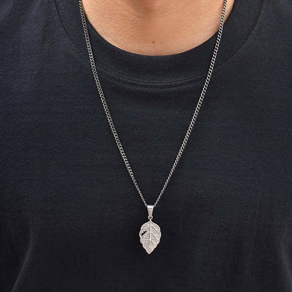 《 QBOX 》FASHION 飾品【CPN-2322】精緻個性復古風樹葉子鈦鋼墬子項鍊/吊墬-細節圖8