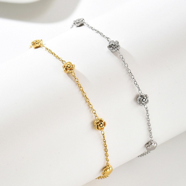 《 QBOX 》FASHION 飾品【B26N1786】 精緻秀氣輕奢百搭綻放玫瑰花鈦鋼手鍊/手環(二色)-細節圖3