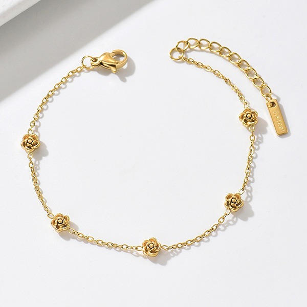 《 QBOX 》FASHION 飾品【B26N1786】 精緻秀氣輕奢百搭綻放玫瑰花鈦鋼手鍊/手環(二色)-細節圖5