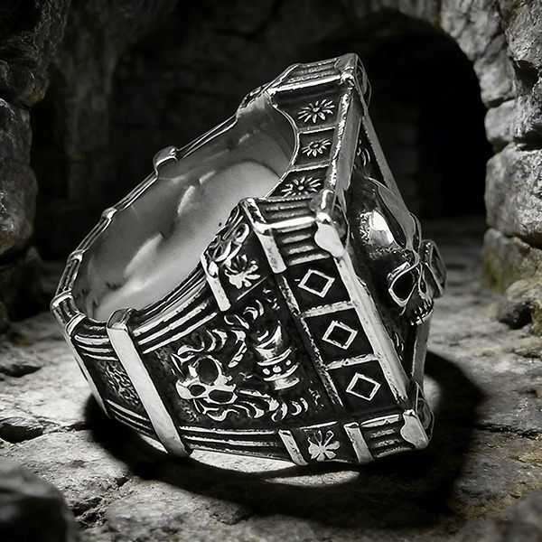 《 QBOX 》FASHION 飾品【RBR8-782】精緻個性復古亡靈骷髏頭方形石匣鈦鋼戒指/戒環-細節圖6