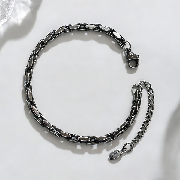 《QBOX 》FASHION 飾品【B26N1817】 個性復古仿舊機械風菱形拼接鈦鋼手鍊/手環-細節圖6