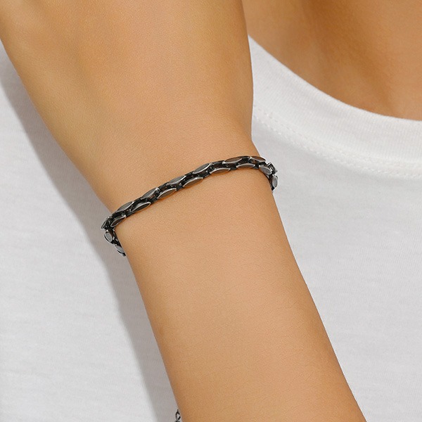 《QBOX 》FASHION 飾品【B26N1817】 個性復古仿舊機械風菱形拼接鈦鋼手鍊/手環-細節圖7