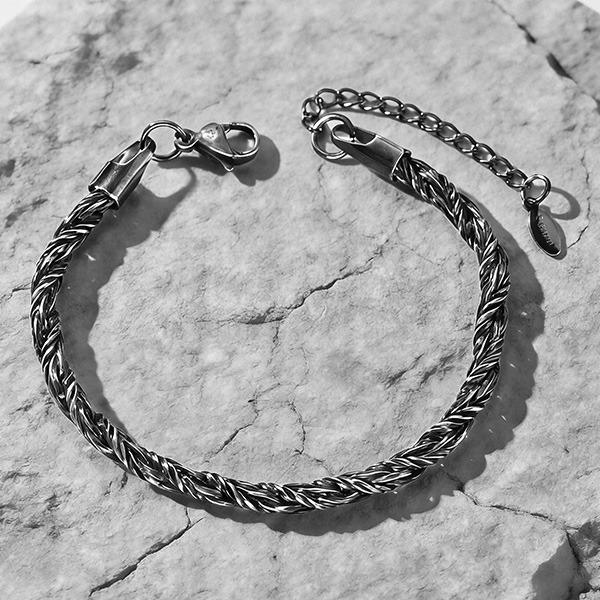 《QBOX 》FASHION 飾品【B26N1816】 個性復古仿舊扭紋復古黑肌理鈦鋼手鍊/手環-細節圖3
