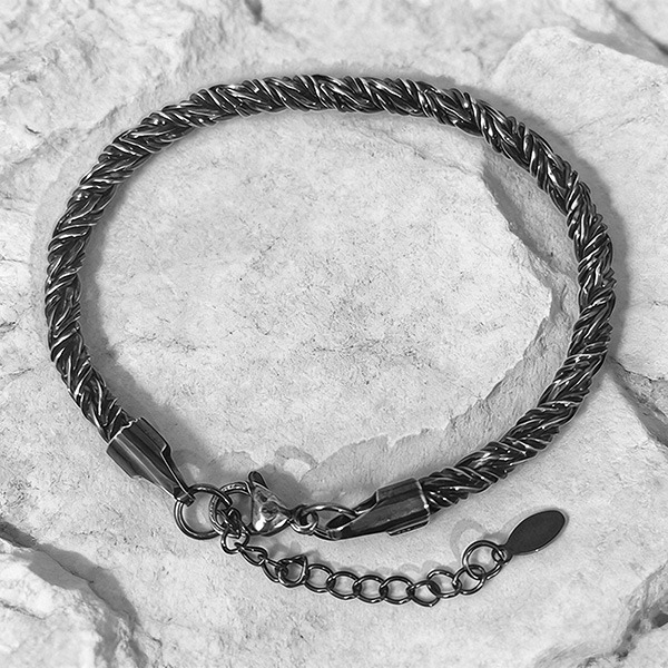 《QBOX 》FASHION 飾品【B26N1816】 個性復古仿舊扭紋復古黑肌理鈦鋼手鍊/手環-細節圖5