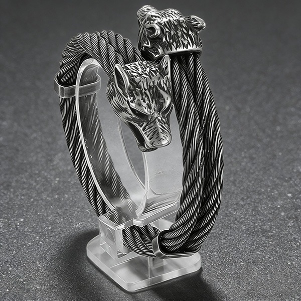 《 QBOX 》FASHION 飾品【BK163313】 精緻個性北境雙狼頭鋼索鈦鋼開口手鐲/手環-細節圖3