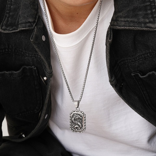 《 QBOX 》FASHION 飾品【GPN-2050】精緻個性復古立體龍紋八邊形鈦鋼墬子項鍊/吊墬-細節圖7