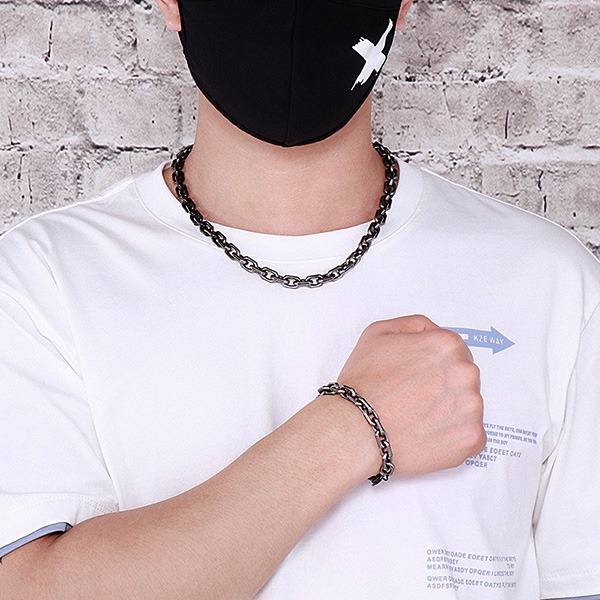 《 QBOX 》FASHION 飾品【KS141119】個性粗曠復古黑磨邊環扣鈦鋼項鍊/鋼鍊條(8mm)-細節圖9