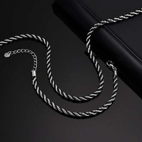 《 QBOX 》FASHION 飾品【GNC-2323】個性雙色麻花繩編織鈦鋼項鍊/鎖骨鍊-細節圖3