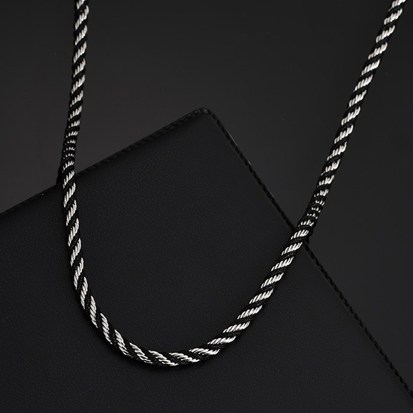 《 QBOX 》FASHION 飾品【GNC-2323】個性雙色麻花繩編織鈦鋼項鍊/鎖骨鍊-細節圖5