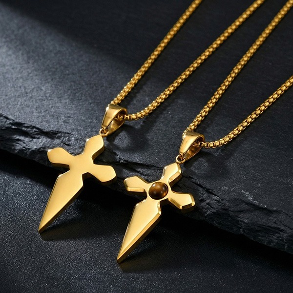 《 QBOX 》FASHION 飾品【GPN-2287】精緻個性酷颯劍形虎眼石十字架鈦鋼墬子項鍊/吊墬-細節圖3