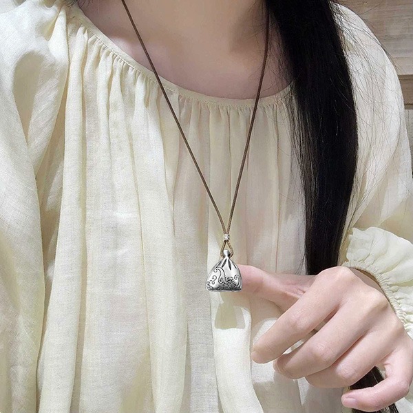 《 QBOX 》FASHION 飾品【SC00654】精緻個性招財納福錢袋S999足銀墬子項鍊-細節圖8